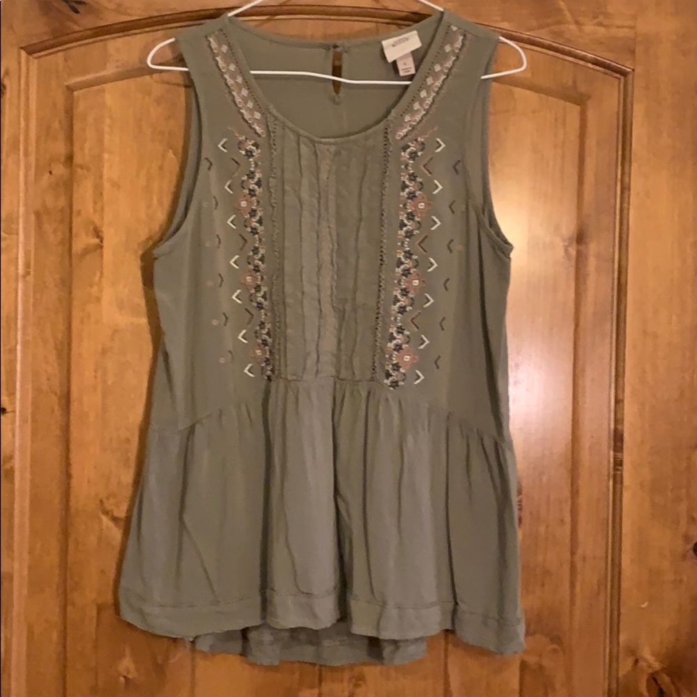 Knox Rose Embroidered Sleeveless Blouse
